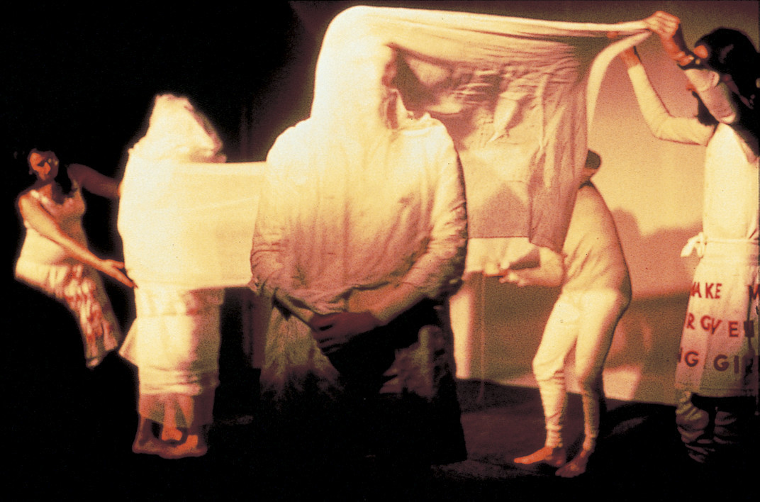Louise Bourgeois, "She Lost It" Performance